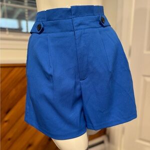 Banana Republic Blue Women's Shorts Size 4, 3 inch inseam, belt loop and zipper
